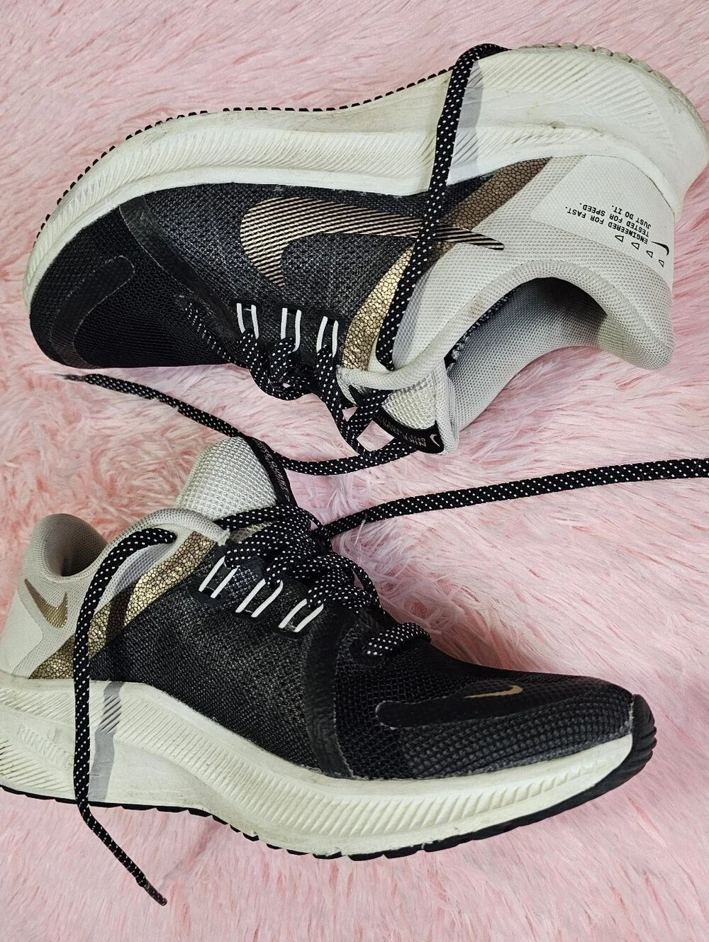 Sz7 Women Nike Quest 4 Premium Running Shoes Black Metallic Copper Coin Sneakers
